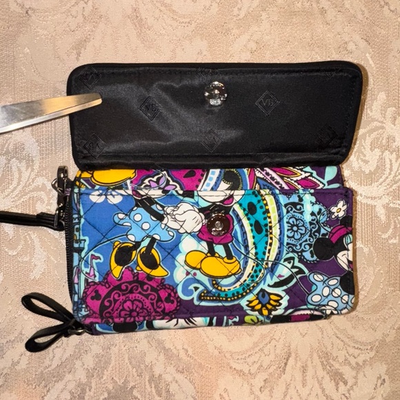 Vera Bradley x Disney Mickey’s Paisley Celebration All In One Wristlet Wallet - Picture 2 of 16